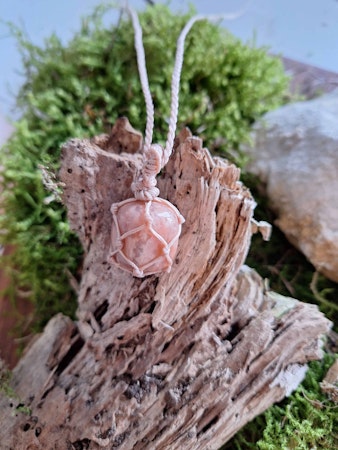 Makramehalsband med Adular månsten ~ Bättre sömn och matsmältning. Förstärker övernaturliga förmågor