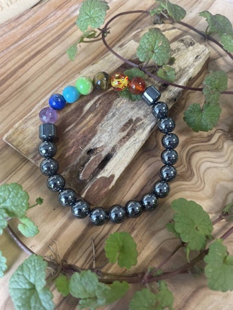 Kristall armband hematit och chakra färger