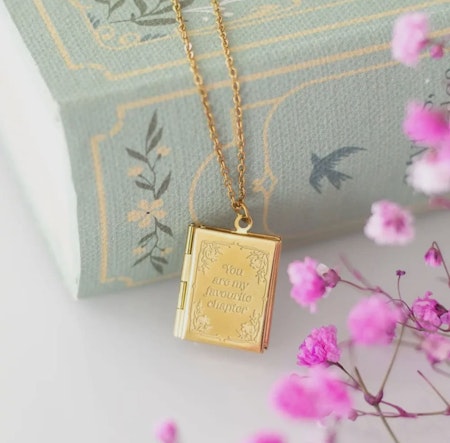 Halsband lover of books
