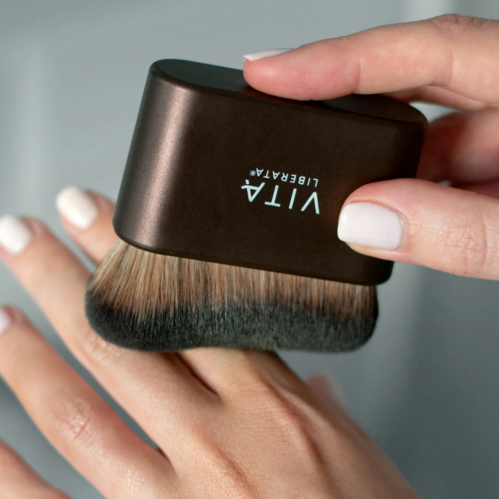 Vita Liberata Body Brush