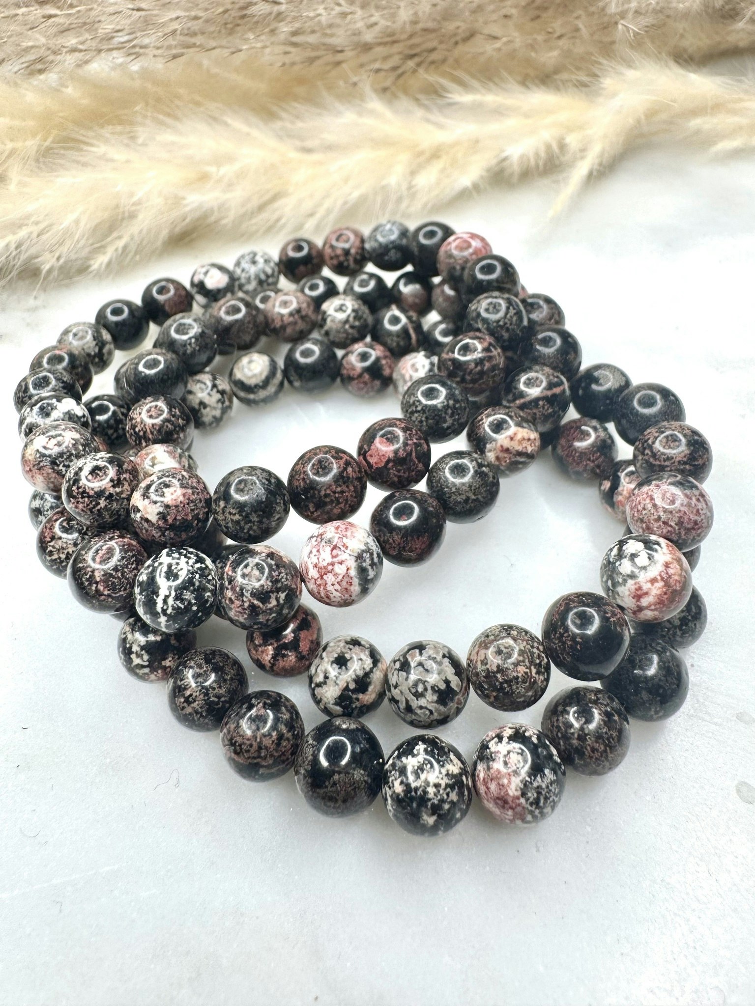 Red snowflakeobsidian 8mm kristall