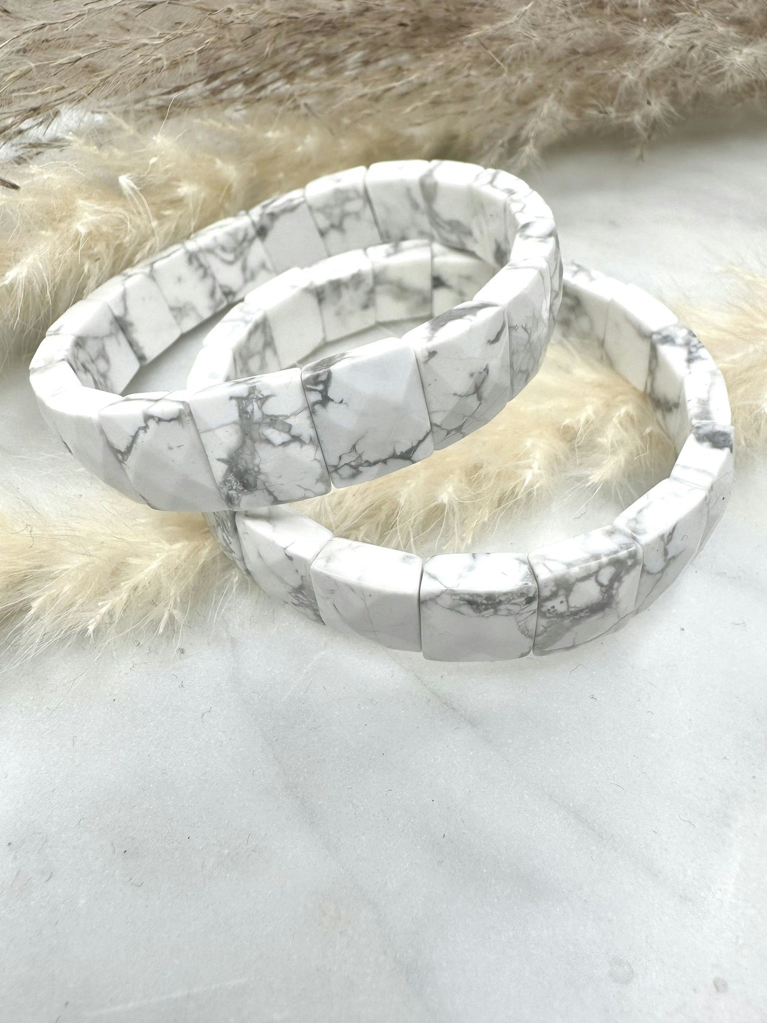 Bangle howlit kristall 2 två stycken