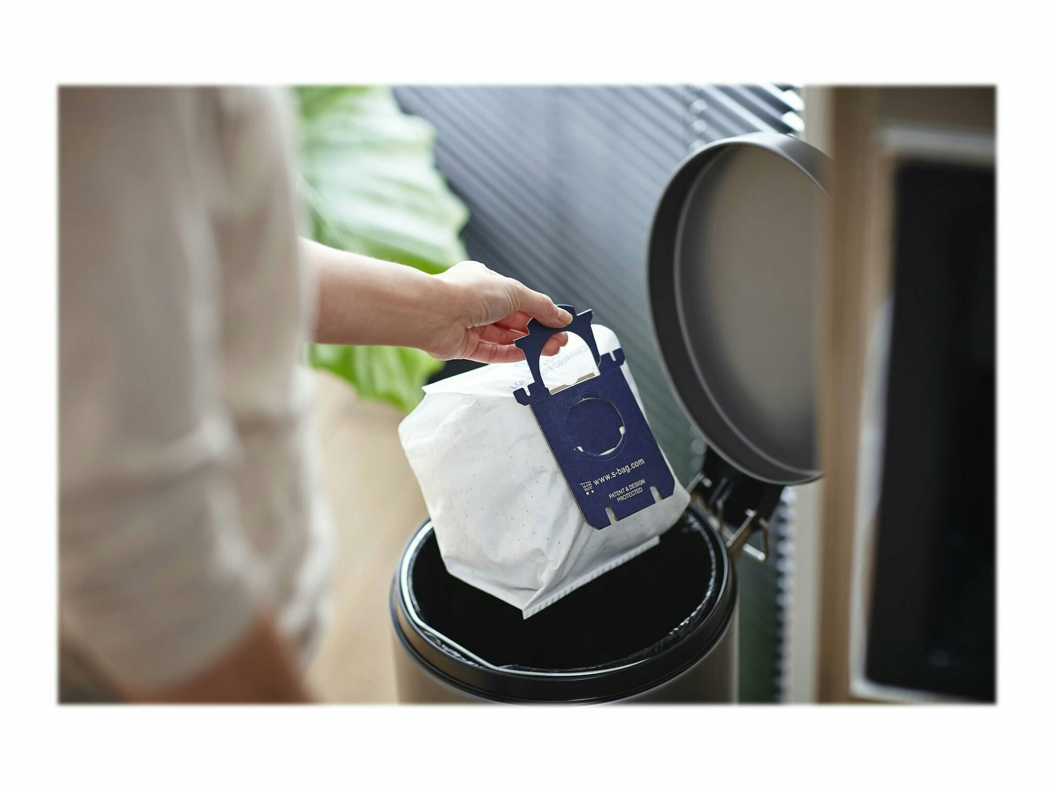 Philips PowerGo FC8243 cylinderdammsugare 3liter Sportröd