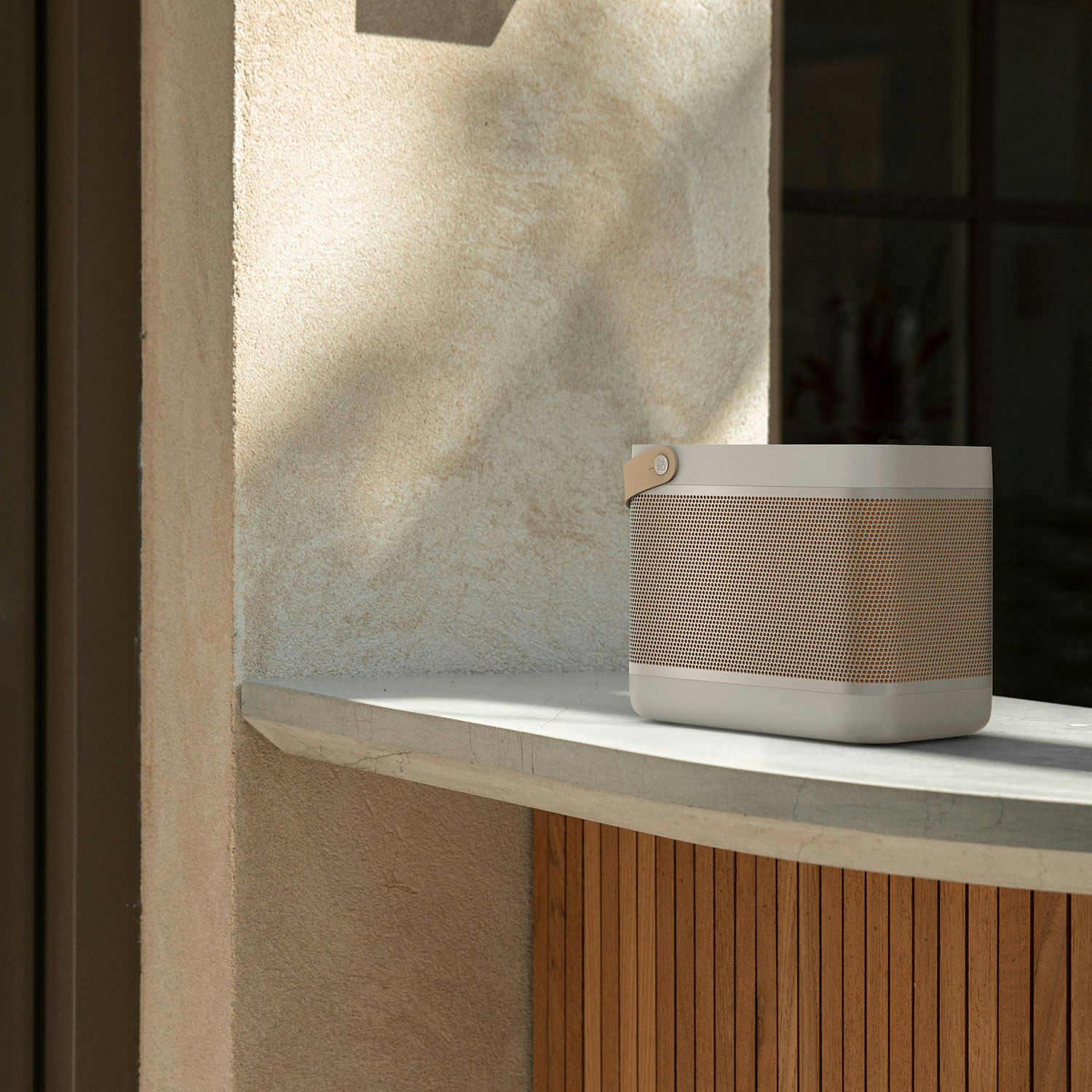Bang & Olufsen Beolit 20 Bärbar Högtalare beige & grå
