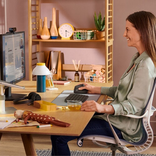 Logitech Lift Vertical Ergonomic Mouse GRAPHITE