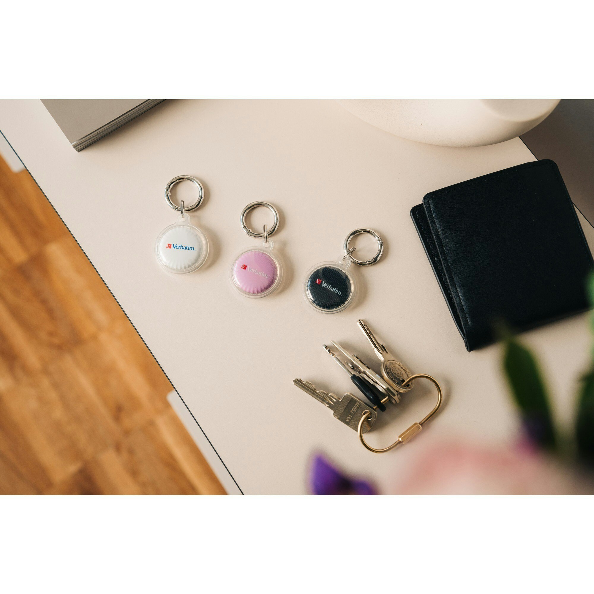 Verbatim My Finder Coin Bluetooth Tracker, Location Tracker (2-Pack, 1x Black, 1x White)