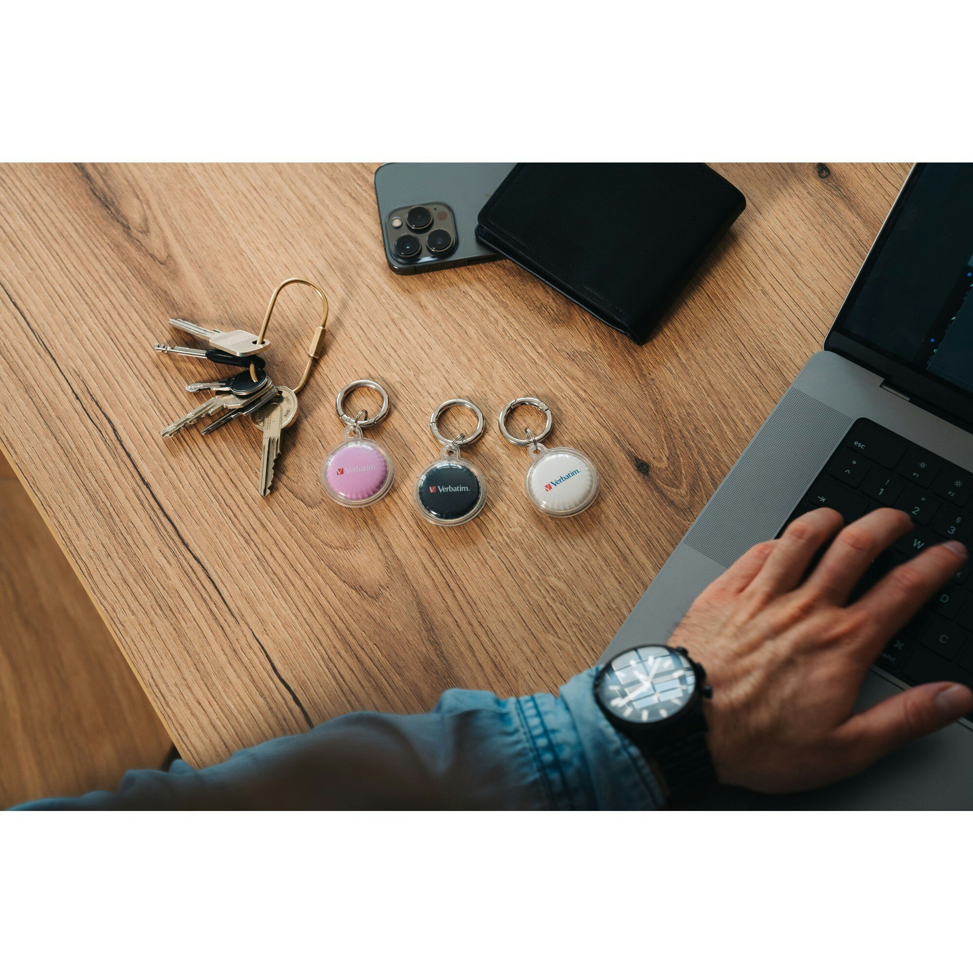 Verbatim My Finder Coin Bluetooth Tracker, Location Tracker (2-Pack, 1x Black, 1x White)