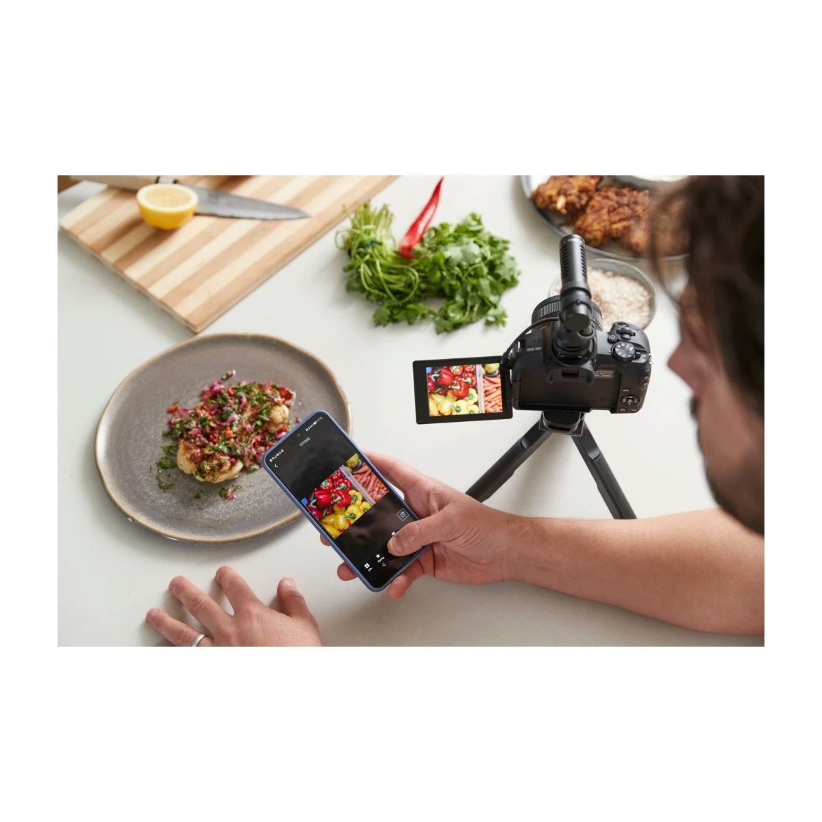 Canon Eos R50 Spegelfri kamera Svart + Rf-S 18–45 mm Is stm-objektiv