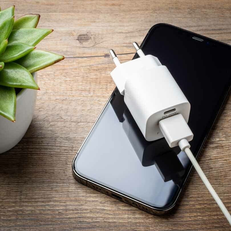 FIXED Snabb Mini Hemladdare 20W USB-C PD/USB-A Vit