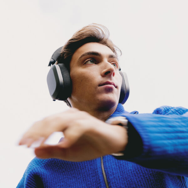 Mondo by Defunc Mondo Over-Ear BT Sport Headset Grafit Grå