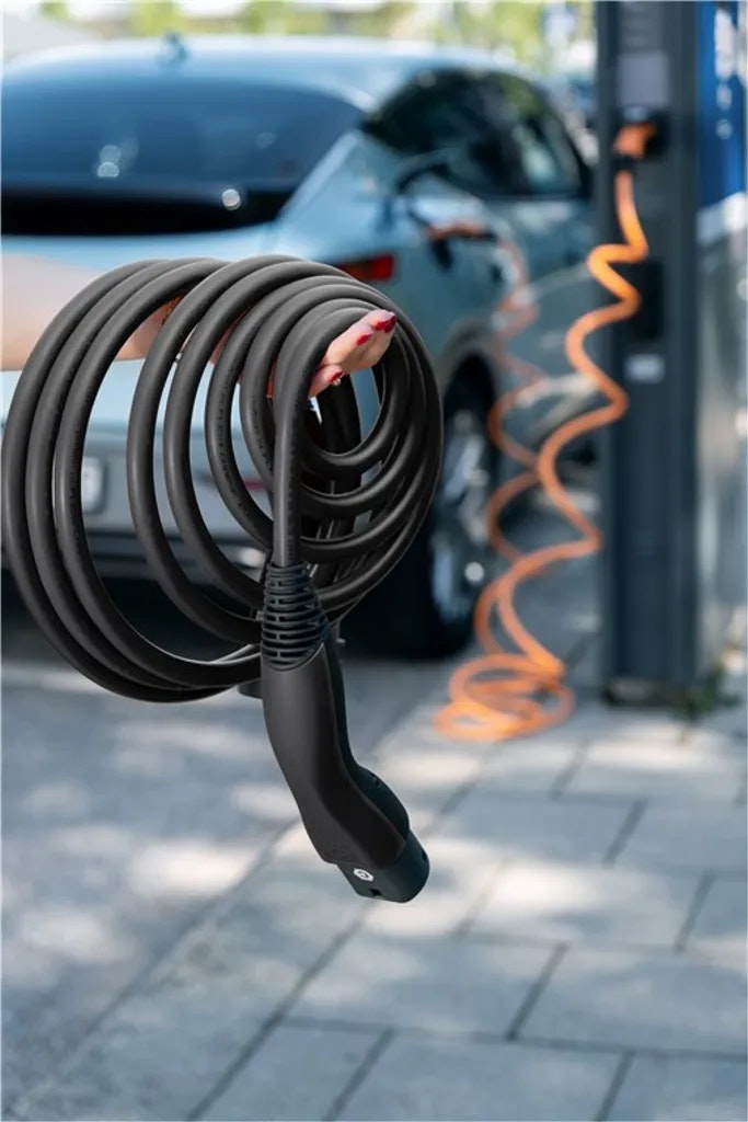 LAPP Typ 2 laddkabel för elbil självindragande upp till 22 kW 7m Svart