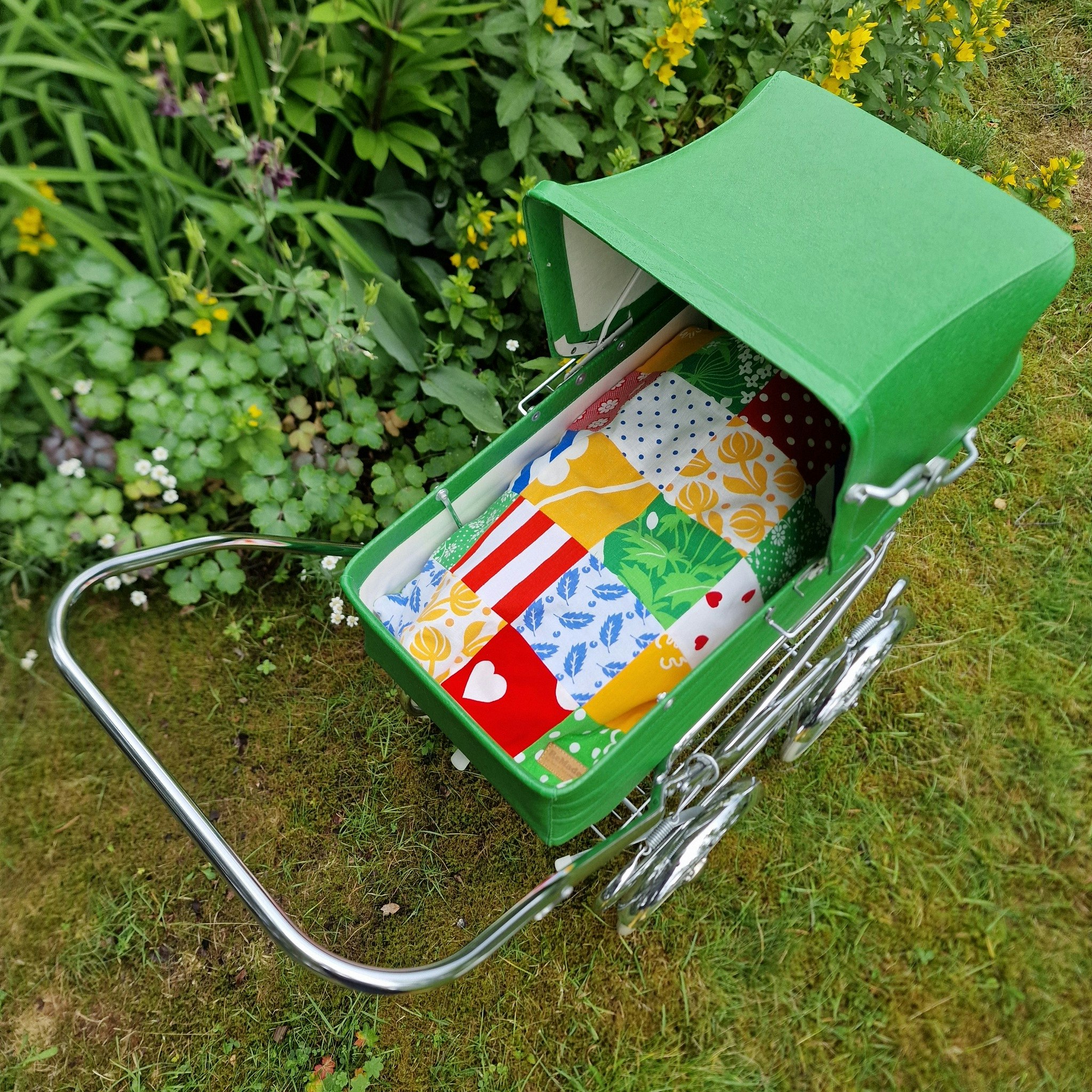 Lapptäcke dockvagn