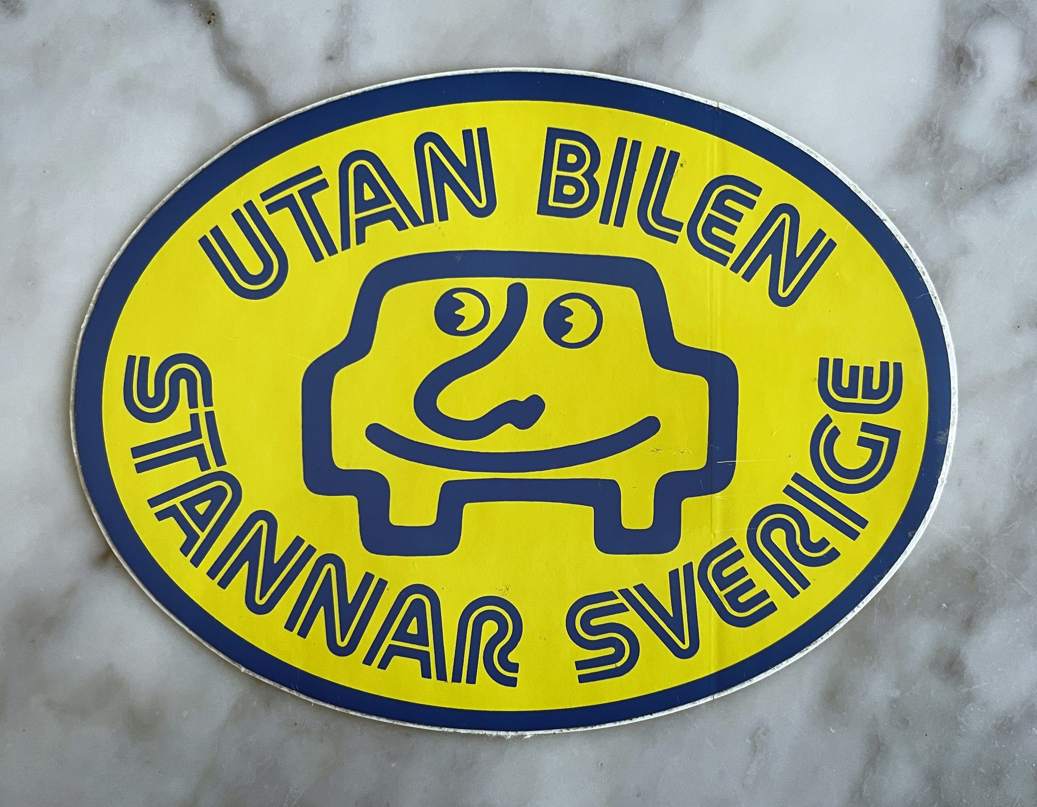 Utan bilen stannar Sverige