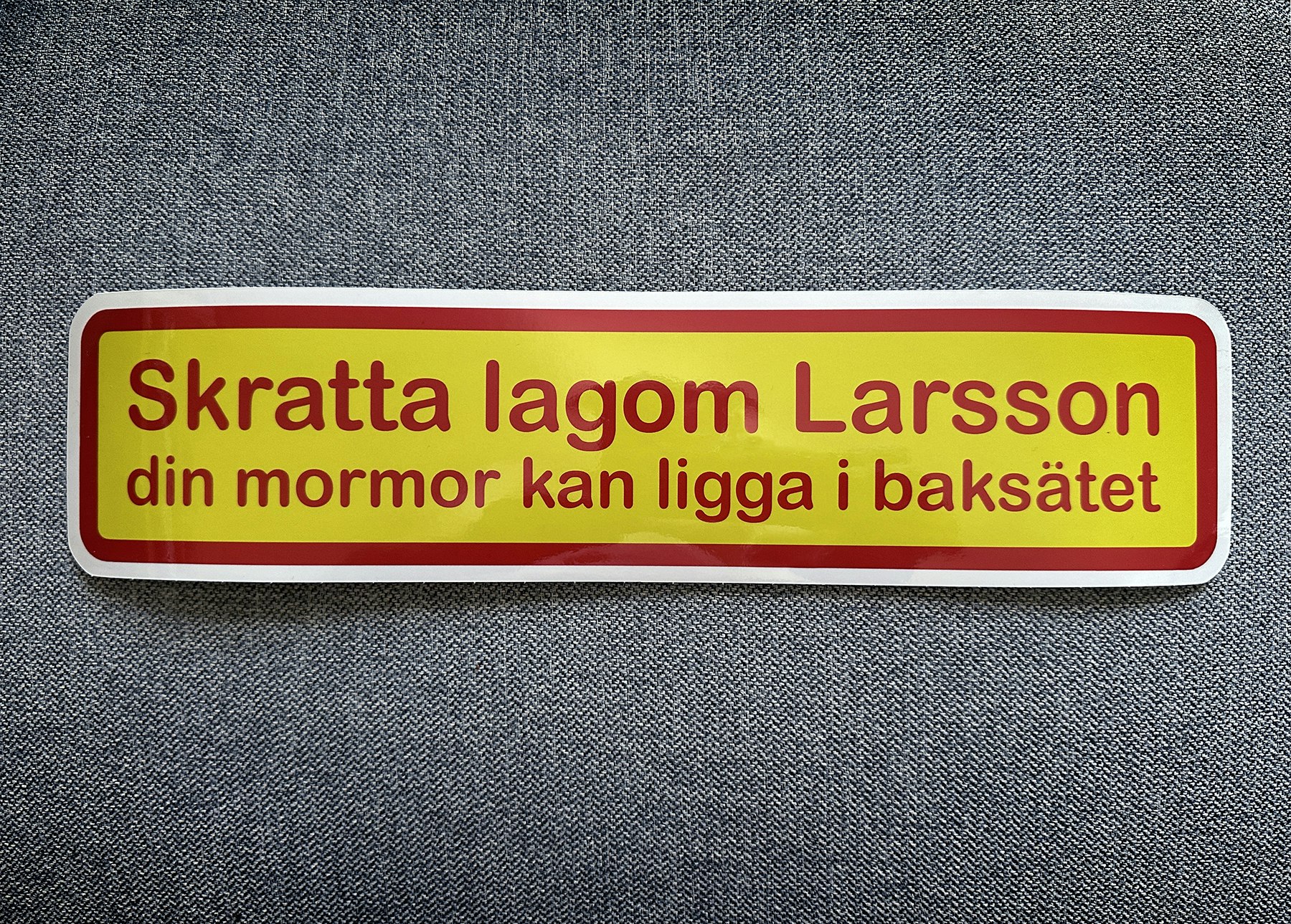 Skratta lagom Larsson