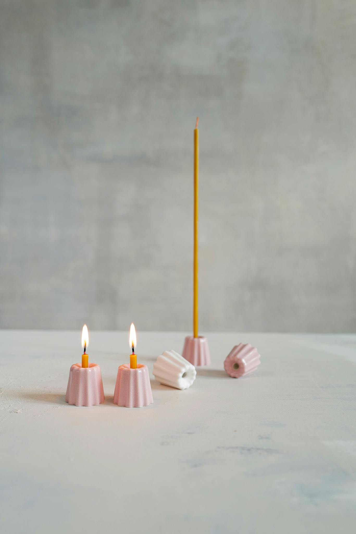 Table decoration, cake decoration, ceramic single candle holder, thin beeswax candles, handmade, Nordic design