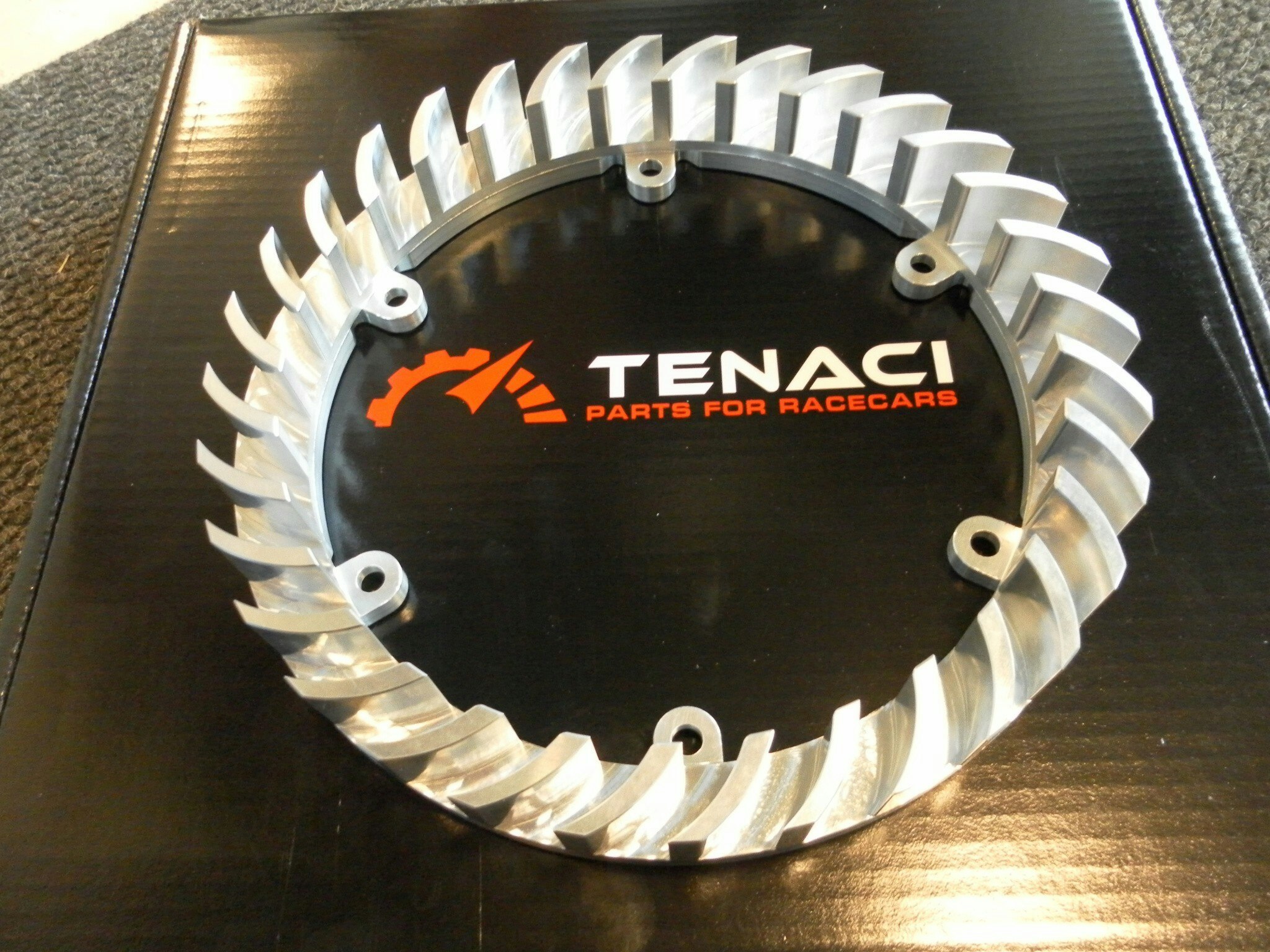 Tenaci Clutch Fan 184 mm