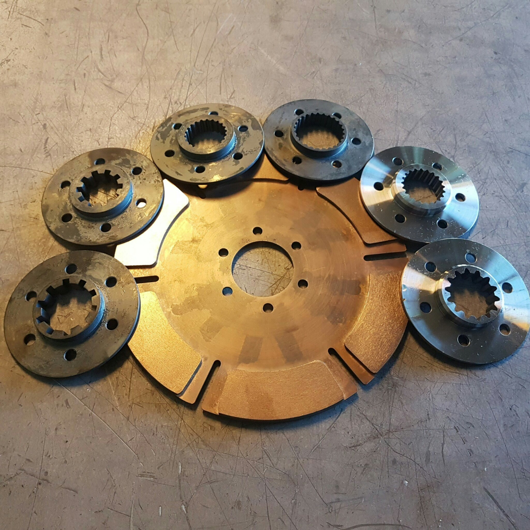 Tenaci copper 2;6 mm disc - 184 mm 6 puck with hub included