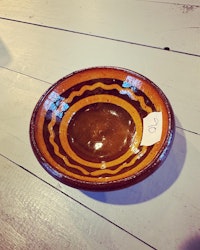 Liten keramikskål