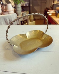 Mässingsfat med handtag