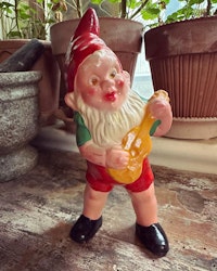 Tomte med instrument