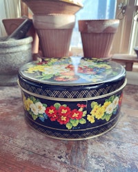 Plåtburk blommor