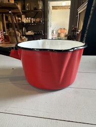 Röd kastrull (speciell frakt)