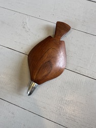 Öppnare i teak i form av fisk