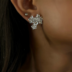 LA FLEUR ICONIC STUDS