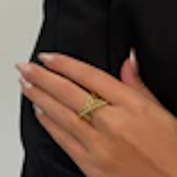 THE ICON TWIST RING