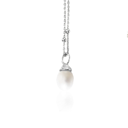 CHIC PEARL HALSBAND