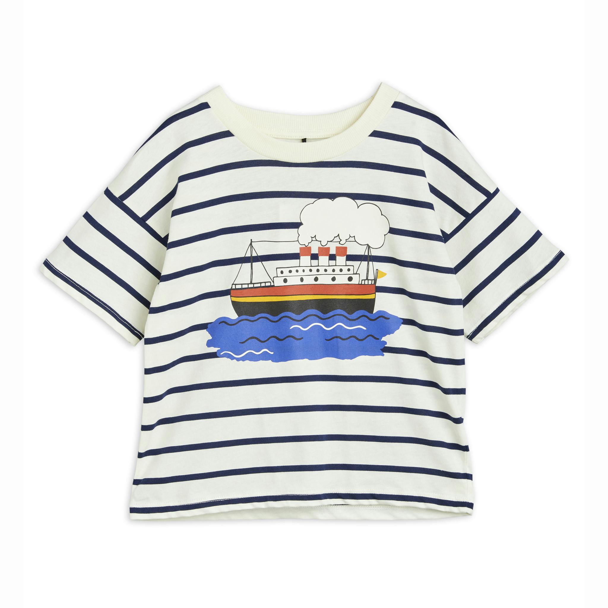 Vit och randig t-shirt Ferry Stripe- print från Mini Rodni.