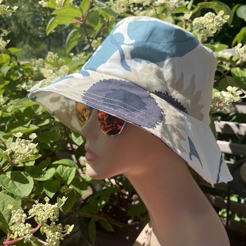 bucket hat med lagom brett brätte