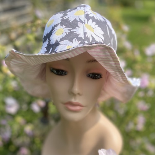 wavy n happy hat i bruna mönstret Anna i twill