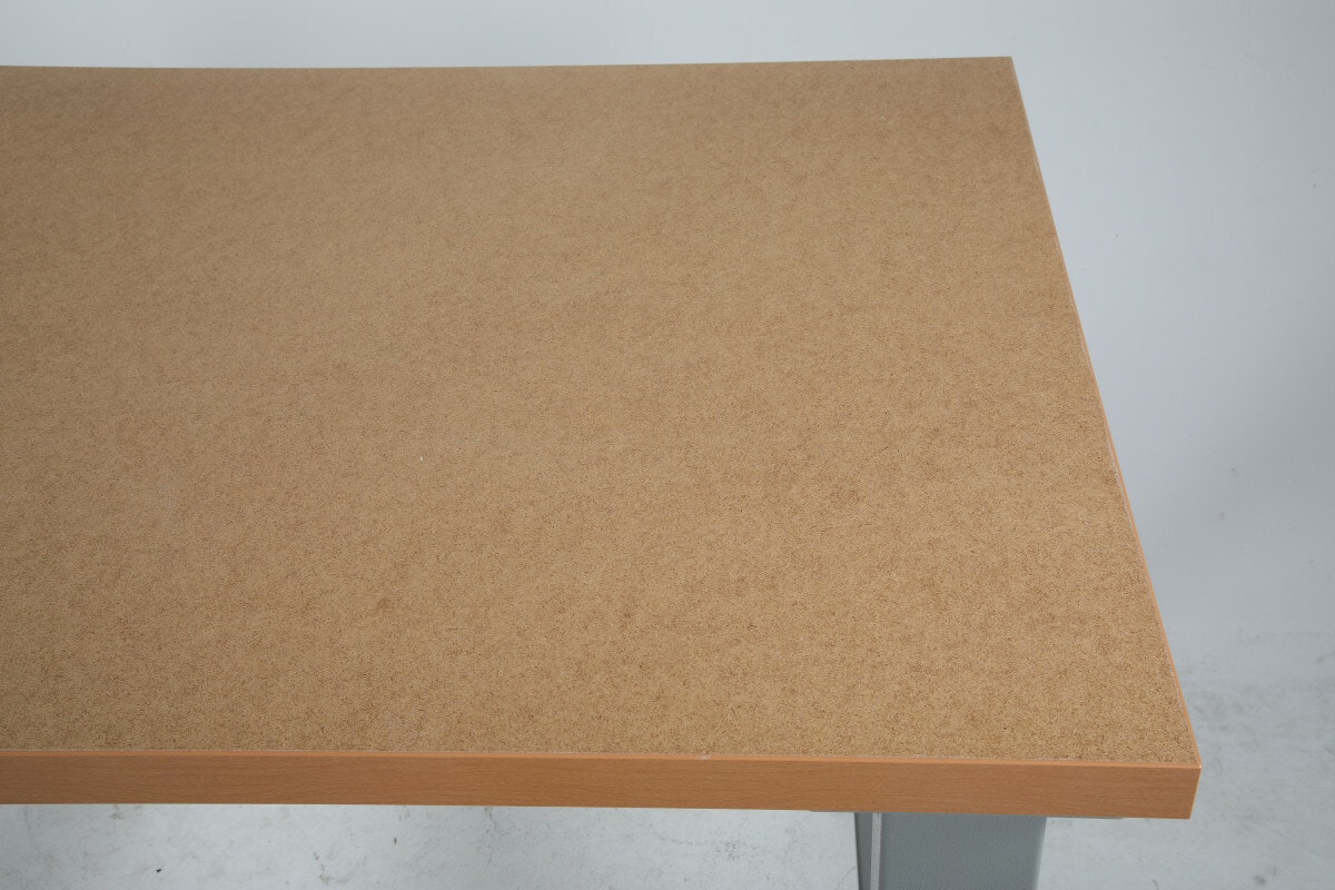 Bord m hurts 5 låd. 2000 Board