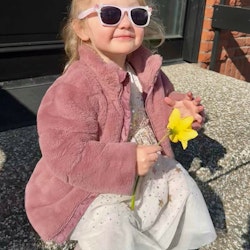 Suntique Solglasögon barn rosa med blommor