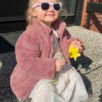 Suntique Solglasögon barn rosa med blommor