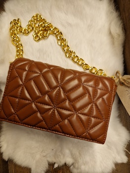 Cognac farget selskapsveske