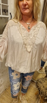 Hvit silkebluse