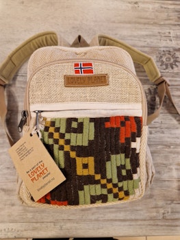 Ryggsekk med rediseknet gamle broderier