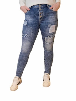 Jewelly jeans med påsydde lapper