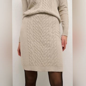 Strikket skjørt cream
