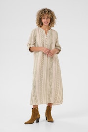 Caftan dress krem med grønt mønster