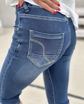 Pepper capri jeans mellom vask