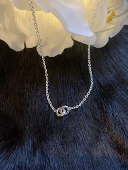 Carolina Gynning The Knot mini halsband