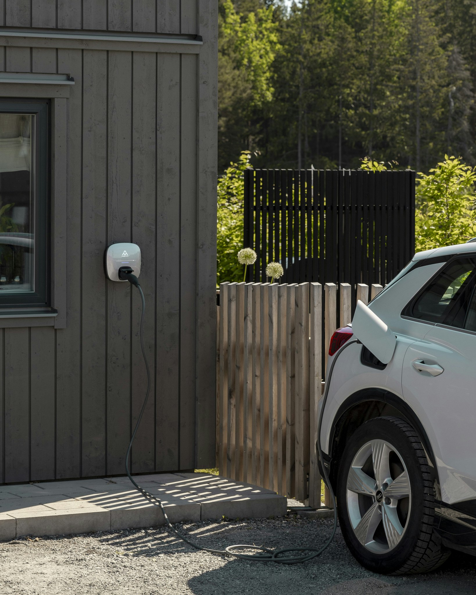 Charge Amps Luna 22kW