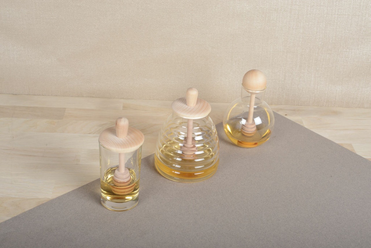 Honningkrukke i glass og tre, 10x10x13cm