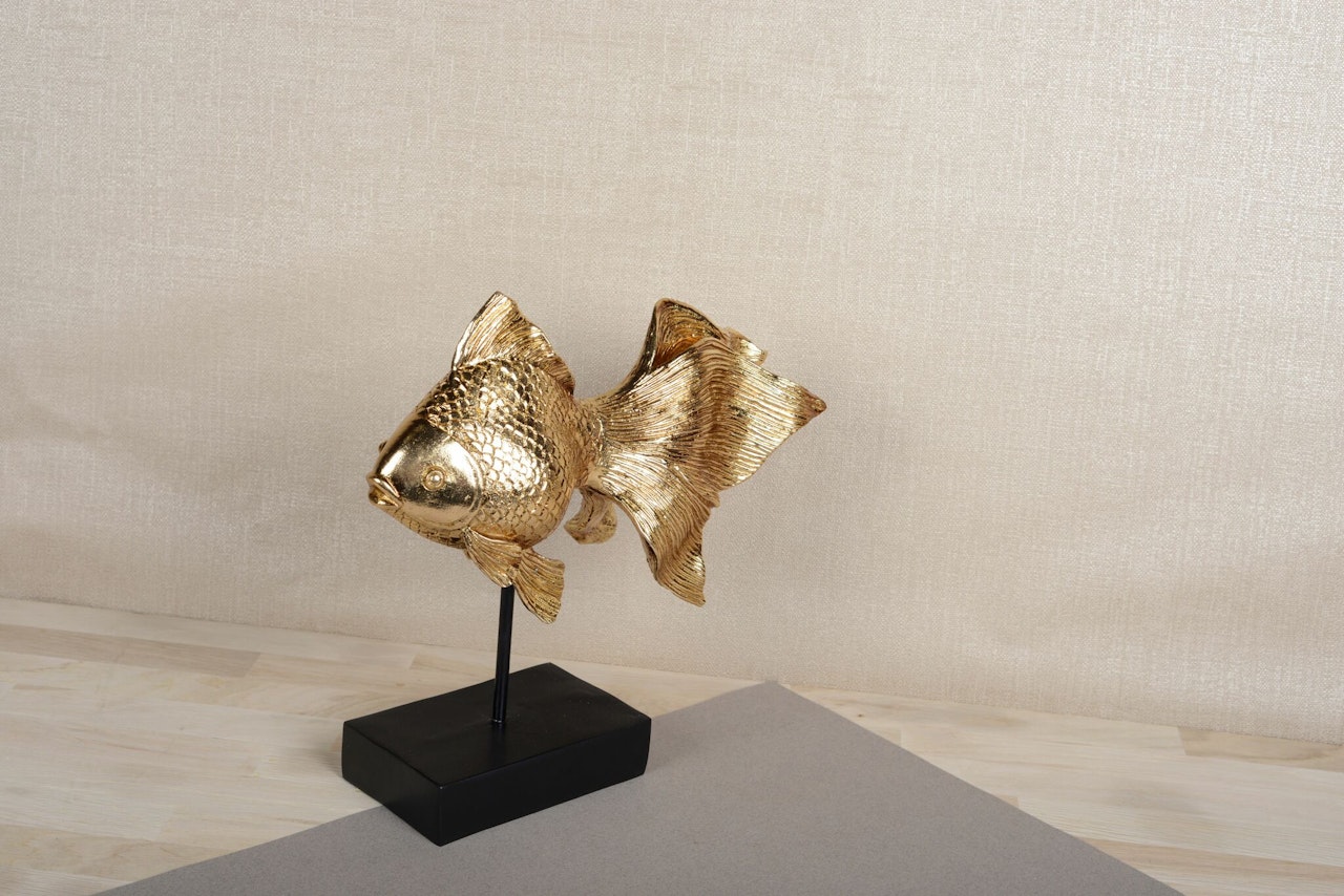 Slørhale i gull på display, 30,5 cm