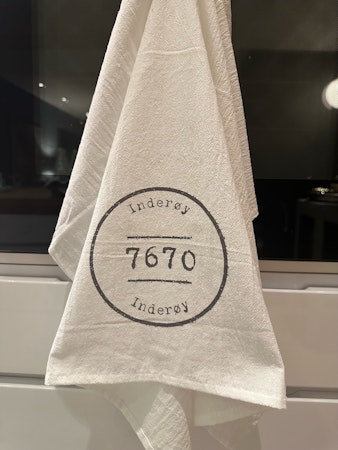 7670 INDERØY, kjøkkenhåndkle 68x68 cm