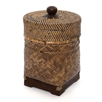 Håndflettet kurv av rattan 27x36cm