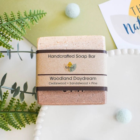 Woodland Daydream Såpebar 100g, sedertre, furu og sandaltre